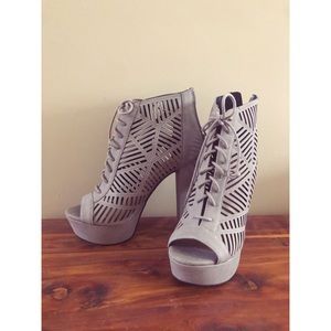 Lace up, peep toe heels!